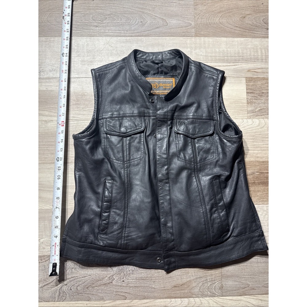 Daniel Smart Women Black Leather Motorcycle Vest XL Patch Zippers Buttons Pocket